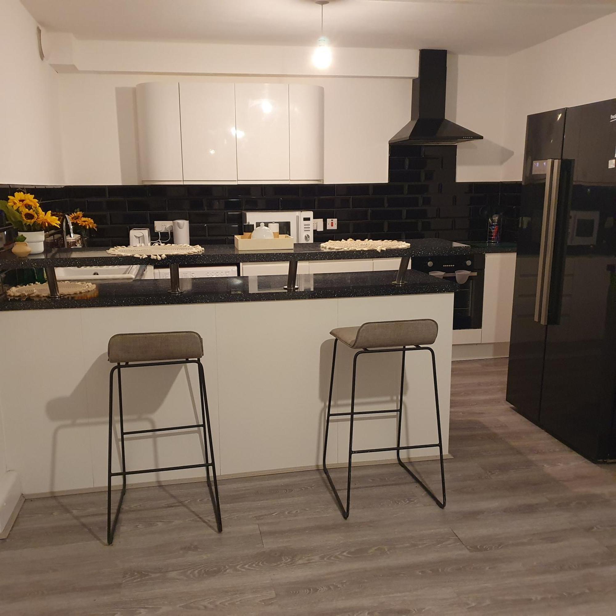 Yolo House Hotel London Bagian luar foto